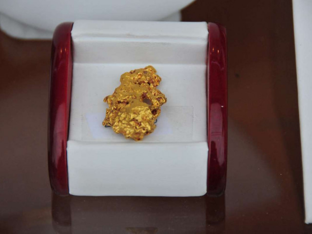 GOLD NUGGET